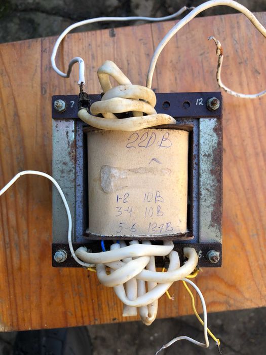 трансформатор мережевий знижувальний