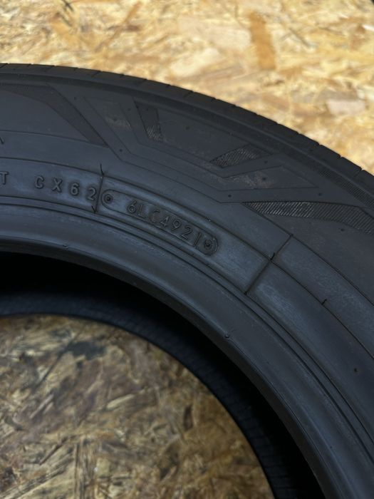 Пара шин 225/65 R16C 112/110T TOYO NANOENERGY VAN.гума резина шини