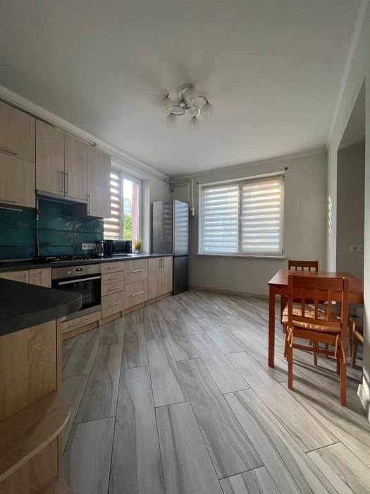 Продаж 3-кімнатної квартири, 139 м², новобудова, Винники