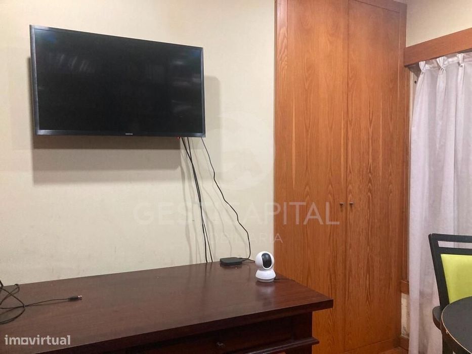 Apartamento T3 com Suite, 2 Varandas e Garagem para 2 Carros  em linha