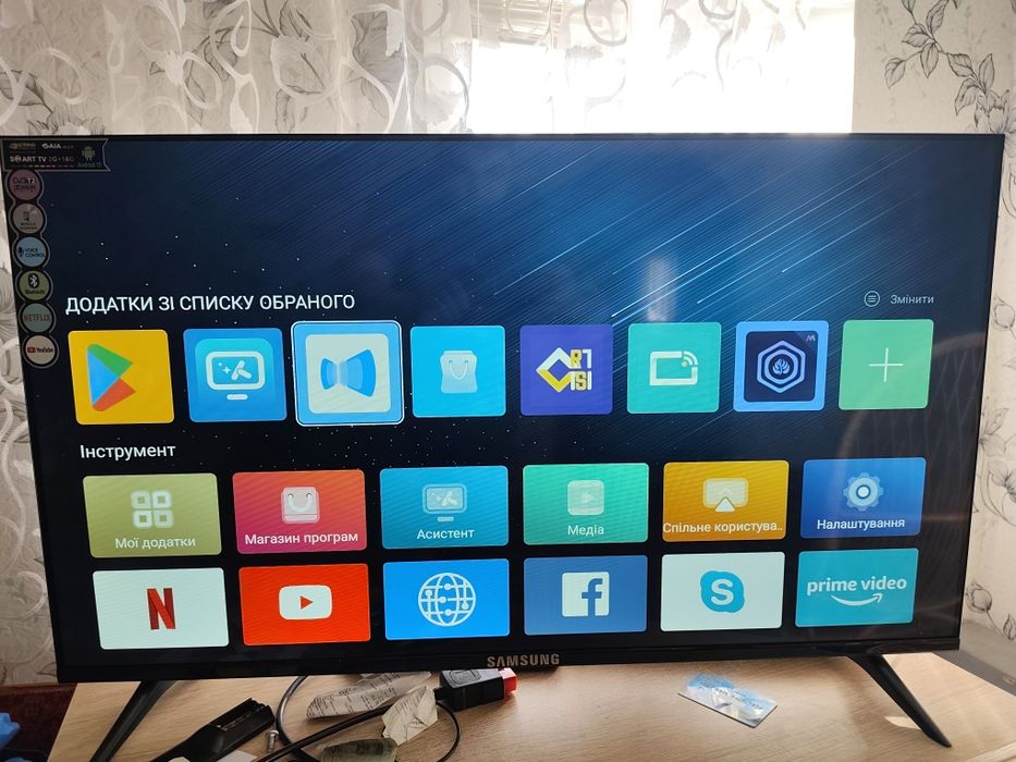 Телевизор Samsung smart tv