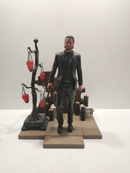 HOW TO SELL 4 NEW "Diamond Select" Figures64740315183361122