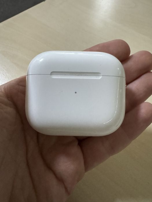 Кейс airpids 3 apple