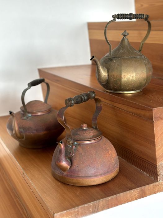 Lote com várias peças de decoração e coleção 1/2