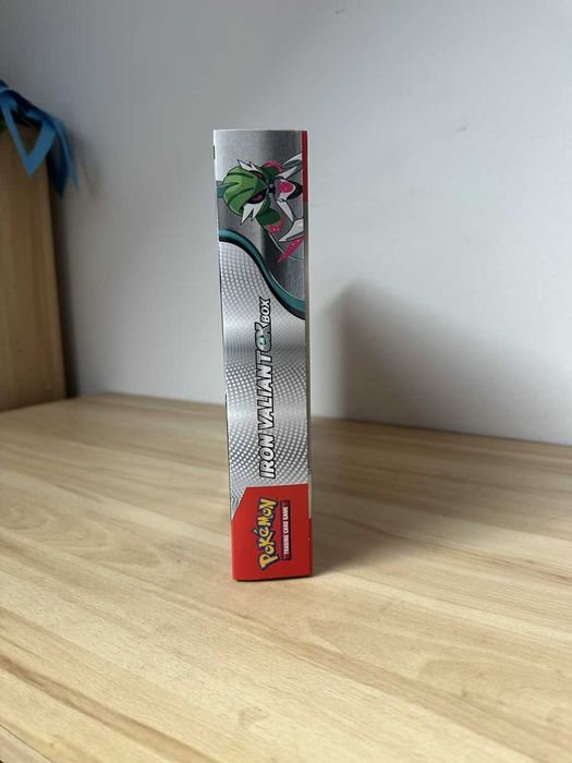 Pokémon TCG Iron Valiant ex Box