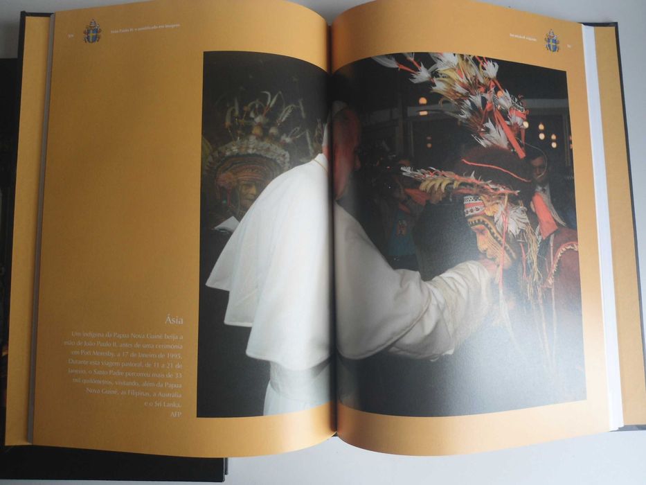 Dos Apóstolos ao Papa João Paulo II - Volumes I e III