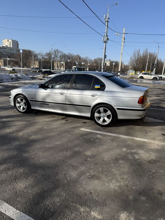 Продам бмв е39 2001год