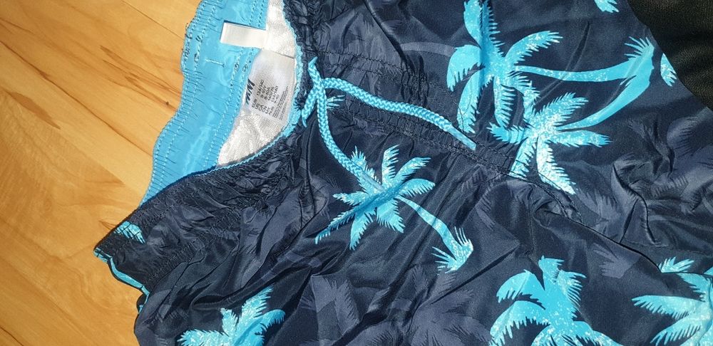 Spodenki rozm. 134-140cm 8-10 lat