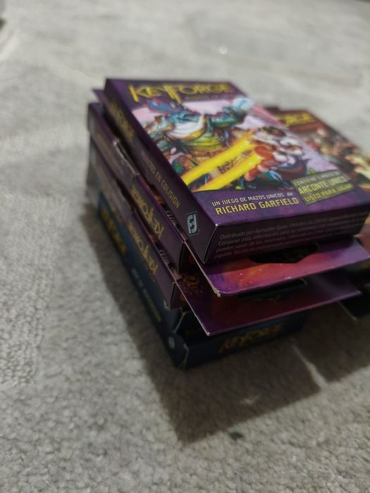 Conjunto decks Keyforge
