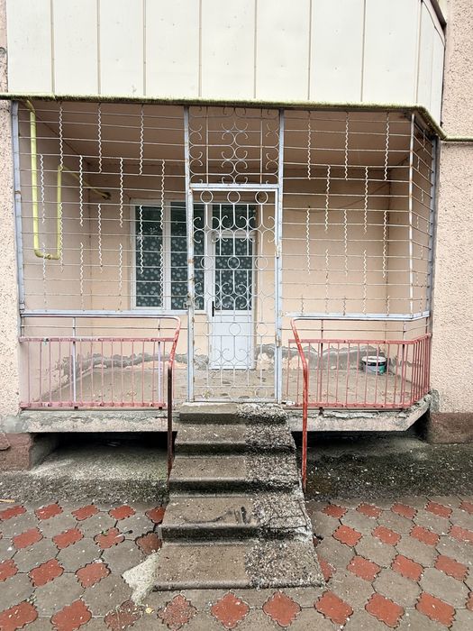 Продам 1к квартиру с ремонтом 46.8 м2, Одесская 9, 1й этаж