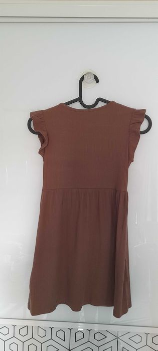 Czekoladowa sukienka dziewczęca H&M r. 122/128
