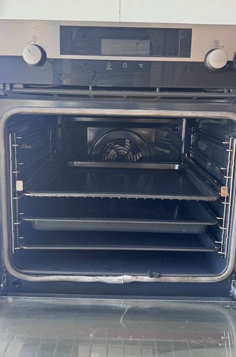 Forno AEG SteamCrisp BSE577321M Vapor + Pirólise 72L Inox