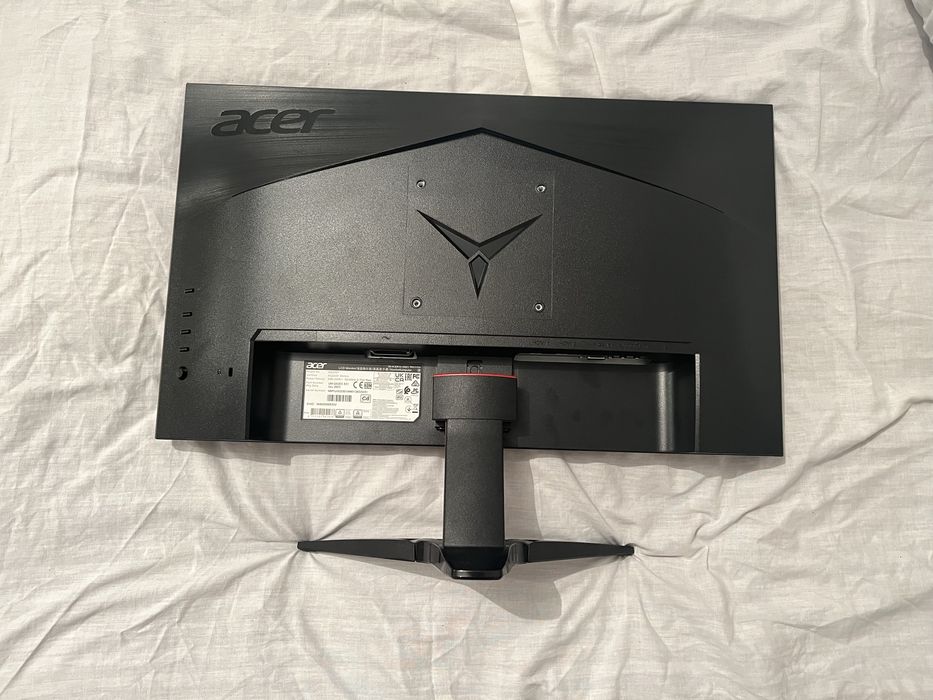 Монітор Aser KG242Y як новий