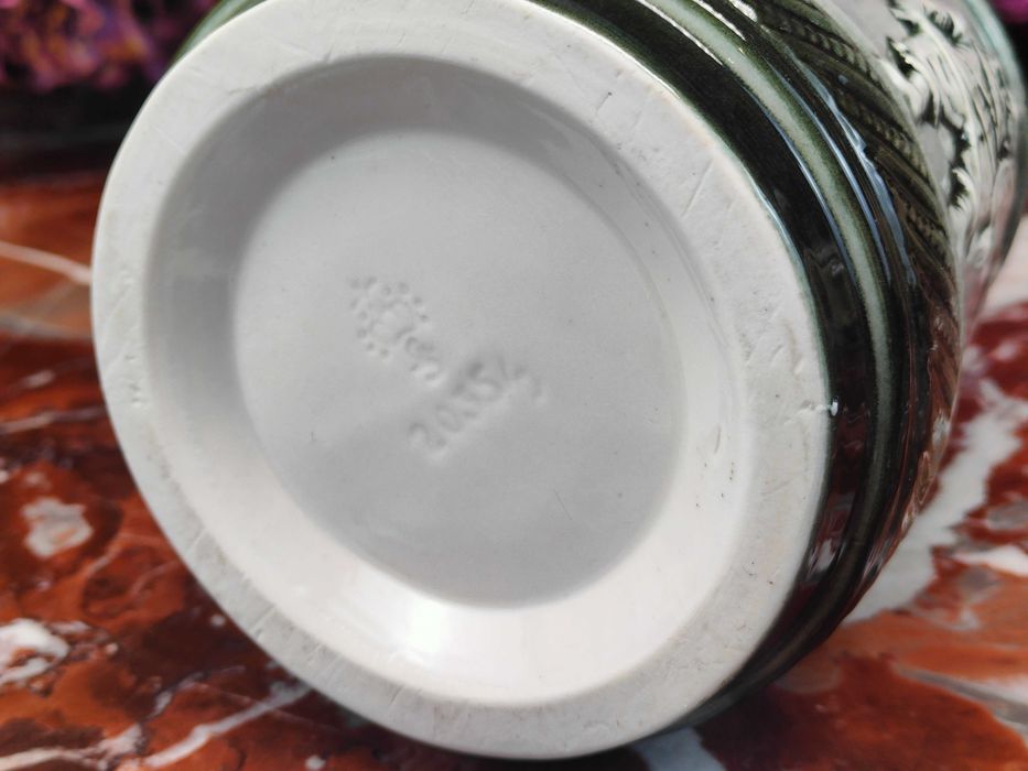 Śliczny ceramiczny kufel - 2 muszkieterów i rycerz - 0,65 L - Sitzendorf