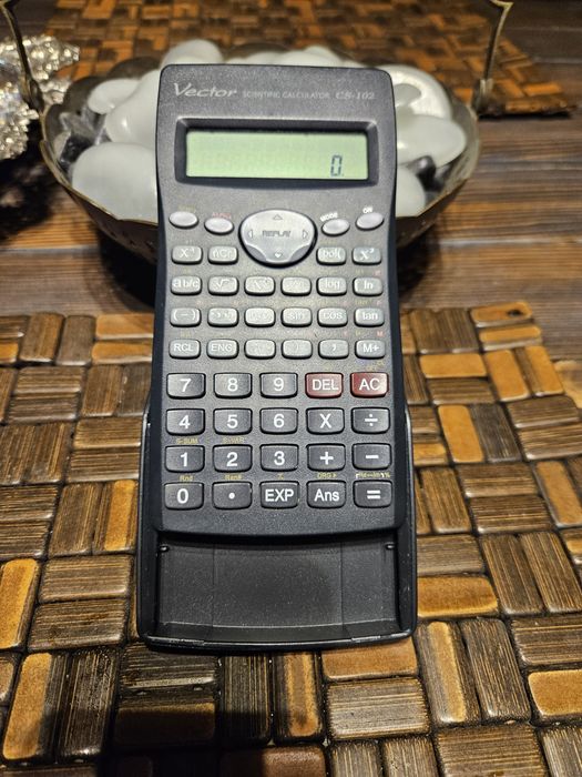 Kalkulator naukowy Vector CS 102