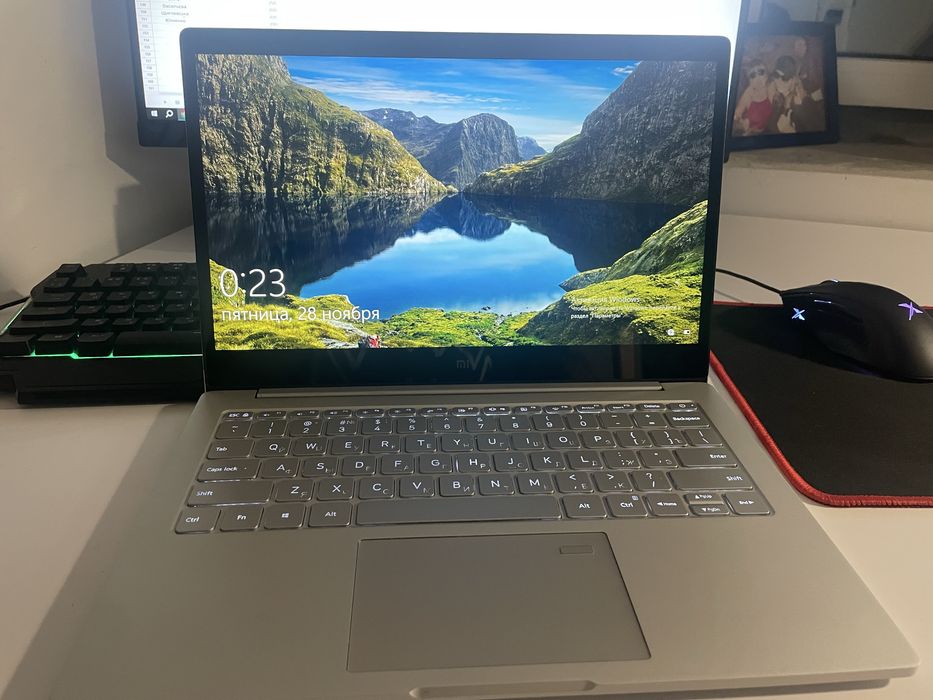 Продам ноутбук для ігор xiaomi i5 mx150 8gb батарея 2 год