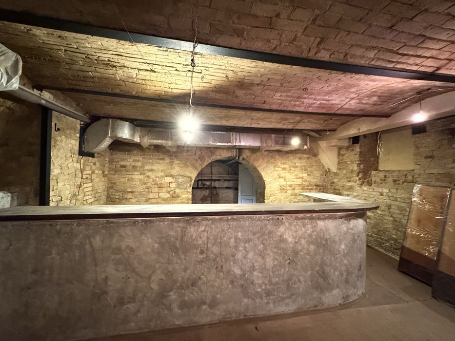 Ресторан / бар 307м Подолі, Ярославська 5/2 ( Верхній вал Глибочицька