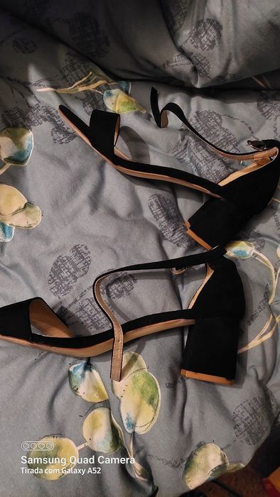 Sandalias pretas