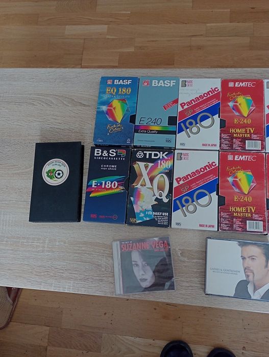 Kasety wideo VHS plus gratisy