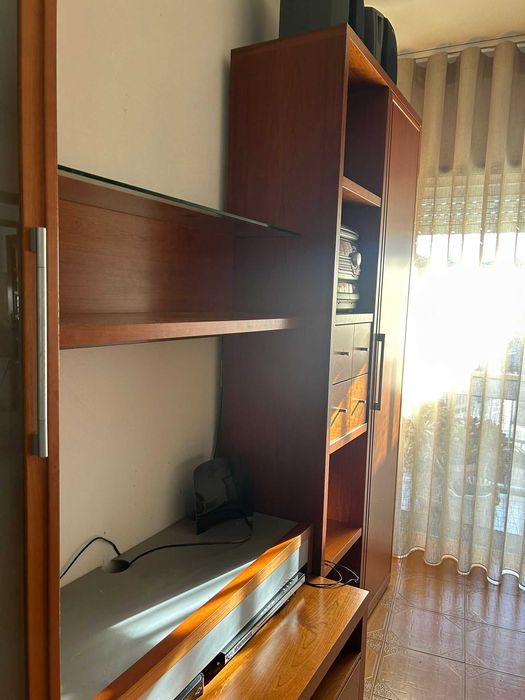 Móvel de sala em madeira