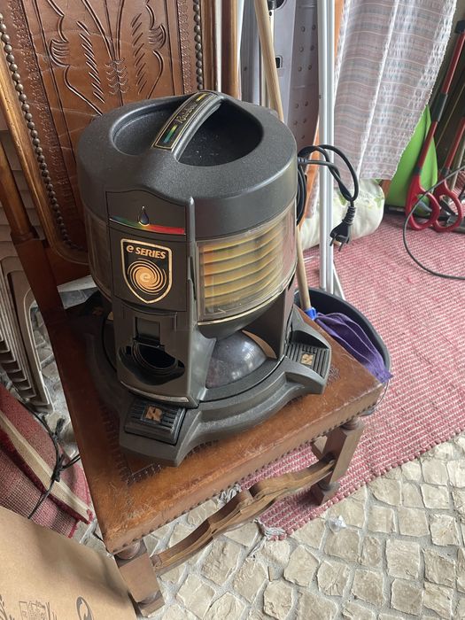 Aspirador Rainbow – Para Peças / Não Funcional