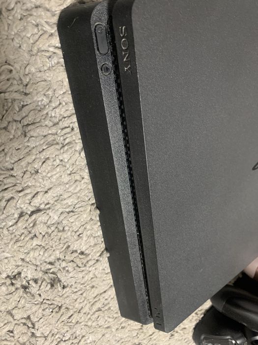 Продам ps4 на 1 терабайт