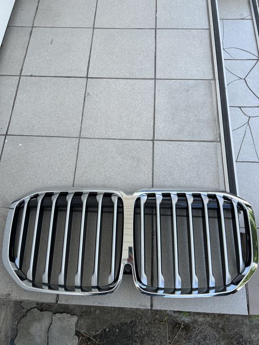Решітка радітора bmw x7 2019-2022р.