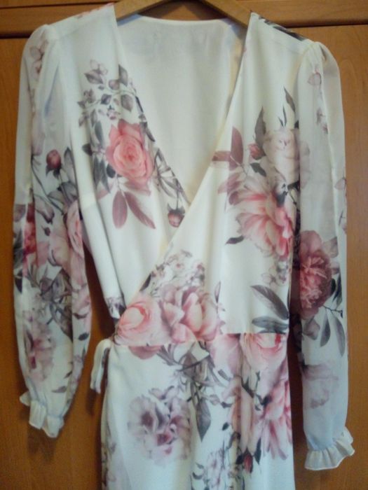 Sukienka ślub cywilny biała w róże kwiaty długa