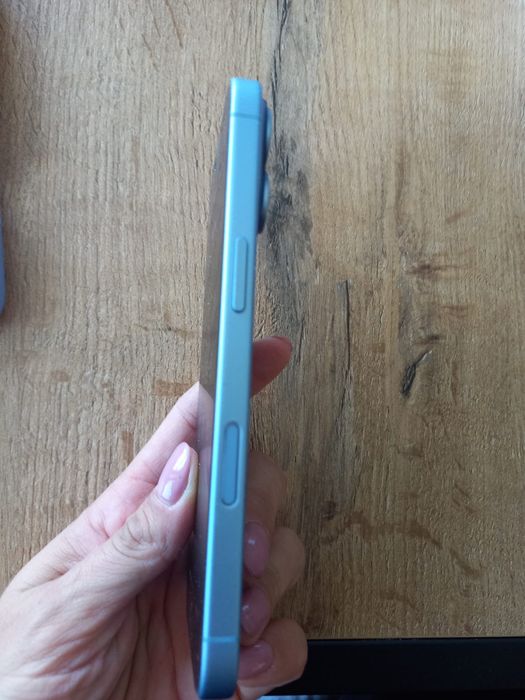 Iphone 17 256gb jak nowy, prawie 2 lata gwarancji