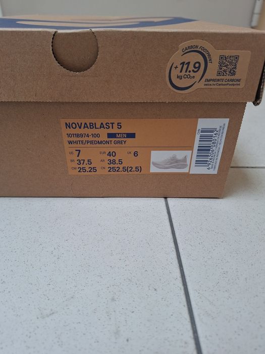 Asics Novablast 5 Branco (40)