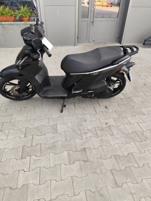 Peugeot tweet 125 rok 2023