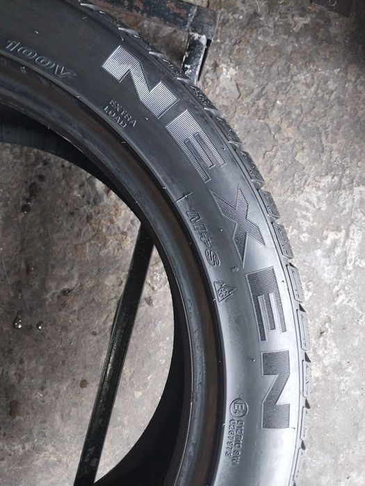 245 45 18 Nexen, зима. Ціна за 2 шт. 6200.