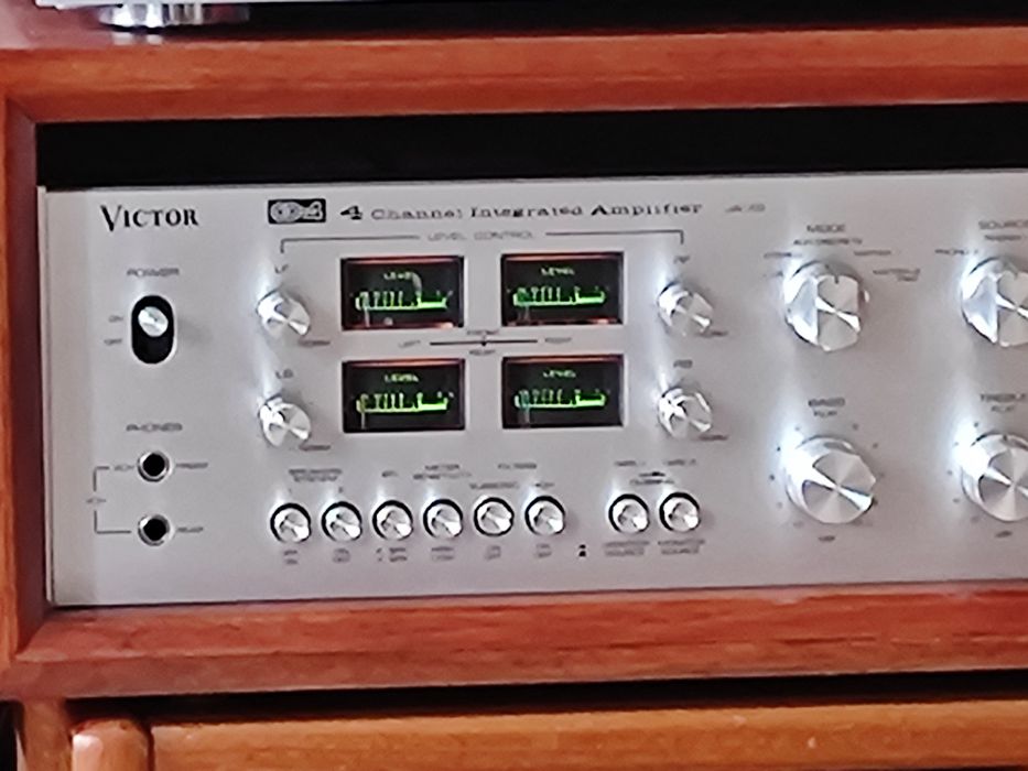 Wzmacniacz quadro / stereo JVC VICTOR