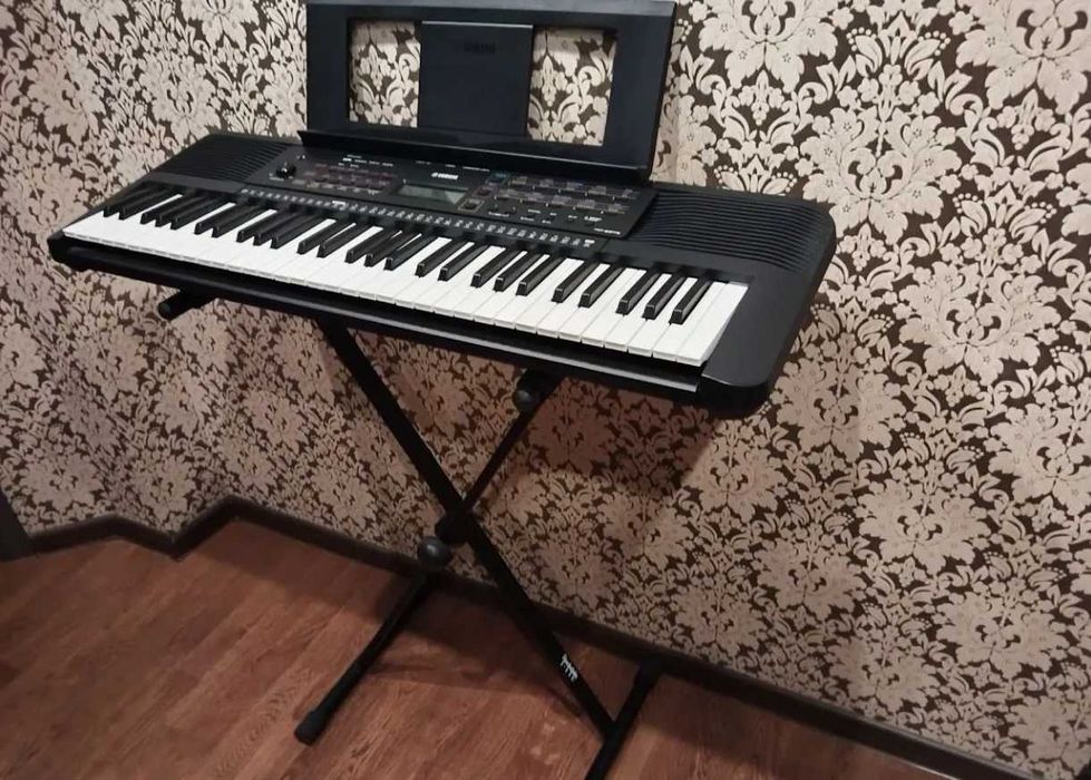 Синтезатор Yamaha PSR-E273