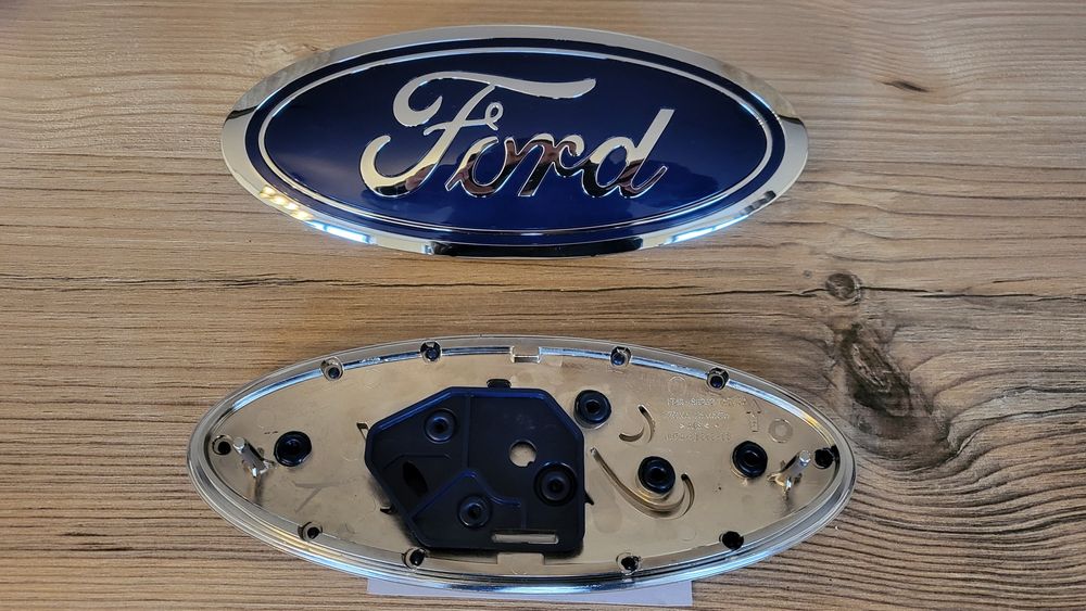 Решітка радіатора Ford Escape 2023 2024 2025