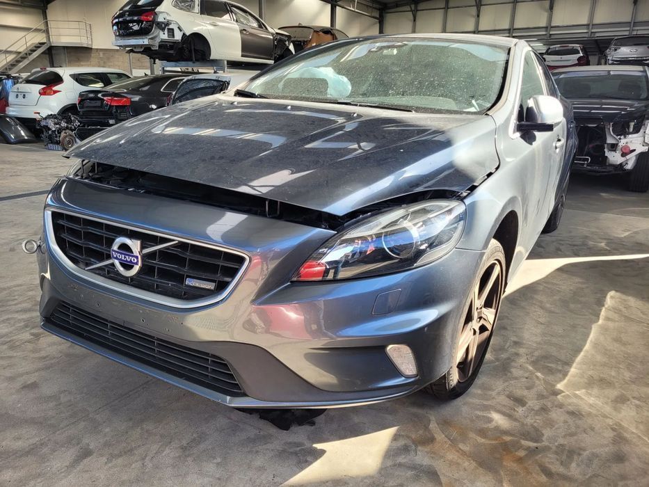 Volvo V40 R-Design 2015 para peças