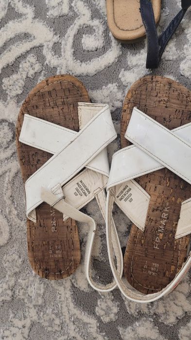 Взуття для дівчинки