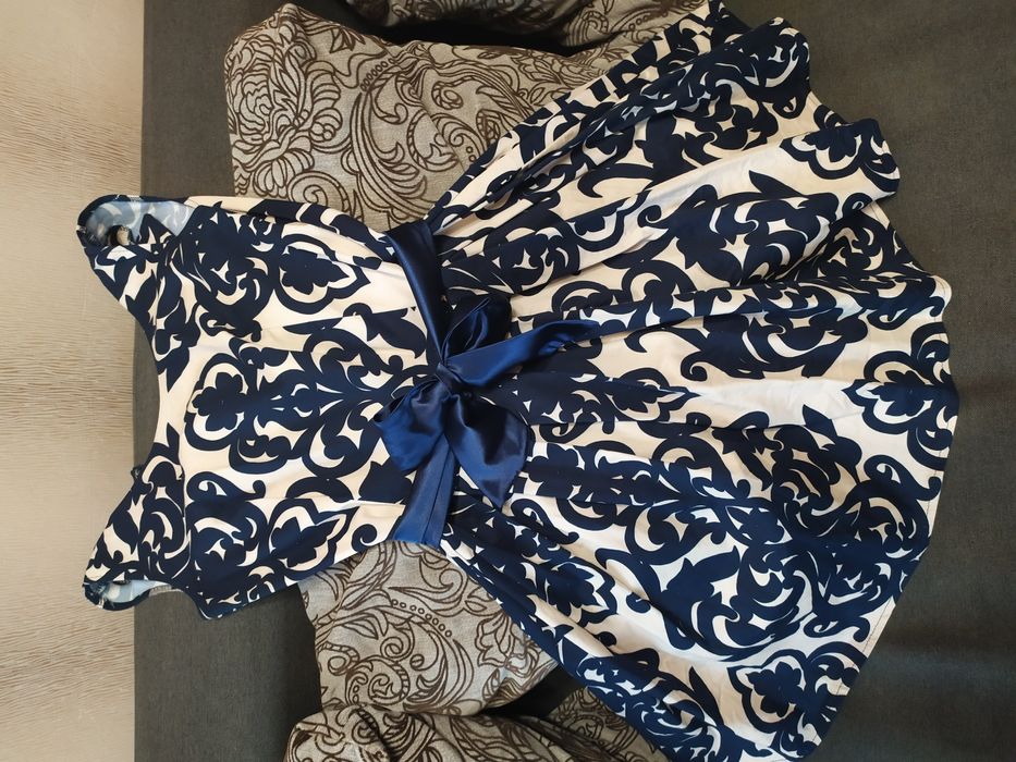 Продам шикарное платье 46р