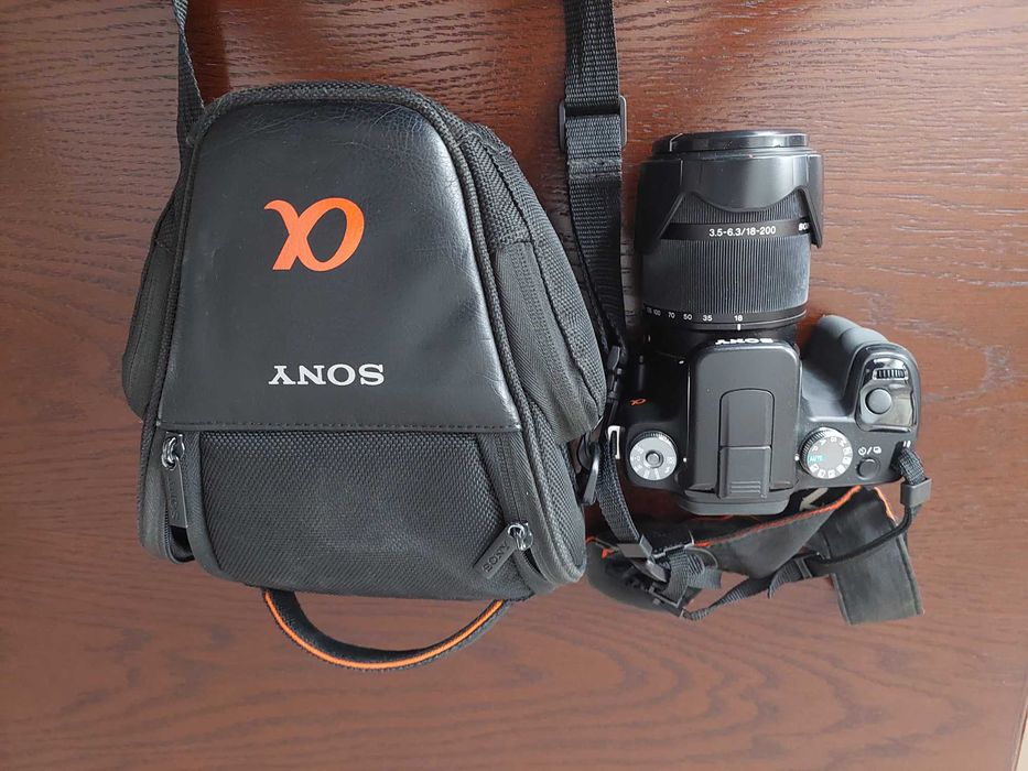 Aparat fotograficzny  SONY Alfa 100