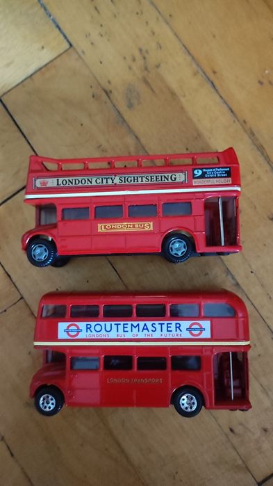 Автобус модель іграшка corgi