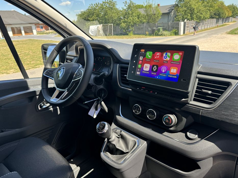 Wynajem bus 9 osobowy trafic vivaro klima long