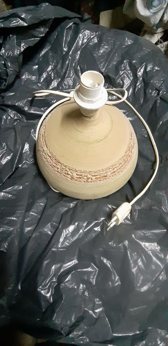 Candeiro de mesinha como novo