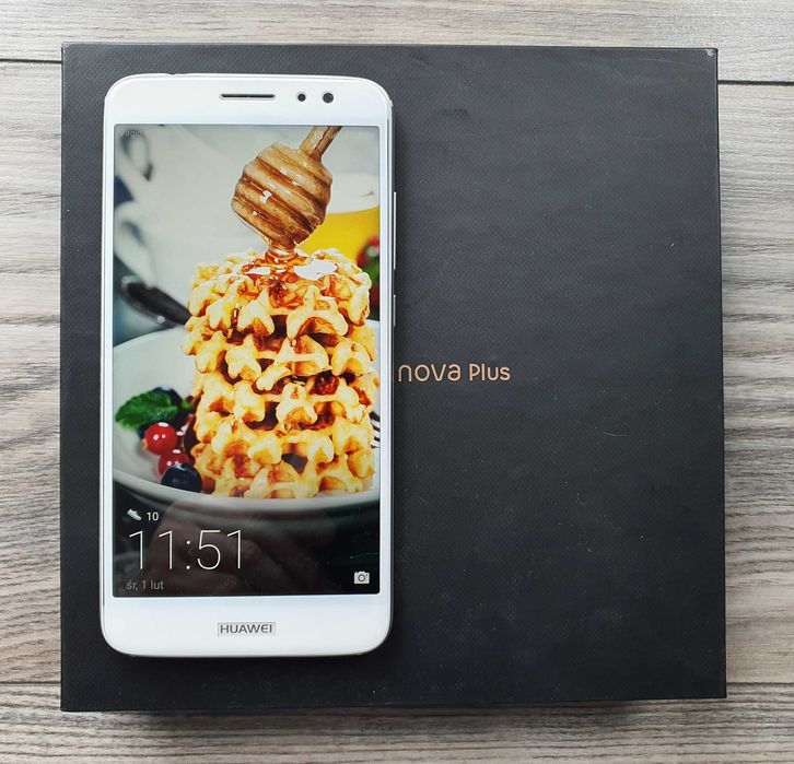 Smukły smartfon Huawei Nova Plus - 3Gb ram, NFC, LTE, Snap 625 2 Ghz