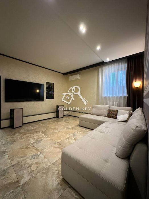 Продаж будинку по вул. В.Бизова ( Якіра )