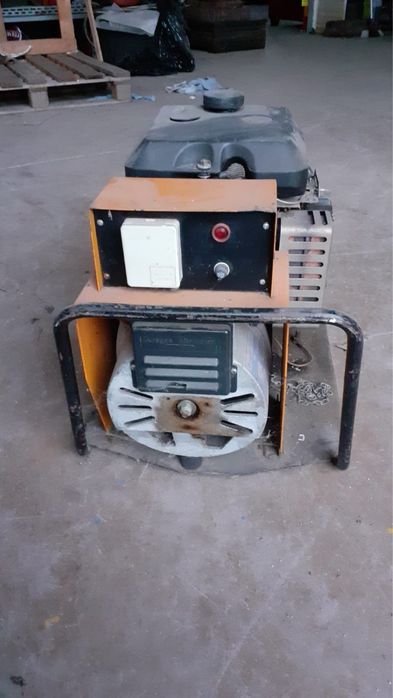 Генератор 3 кВт  Італія .