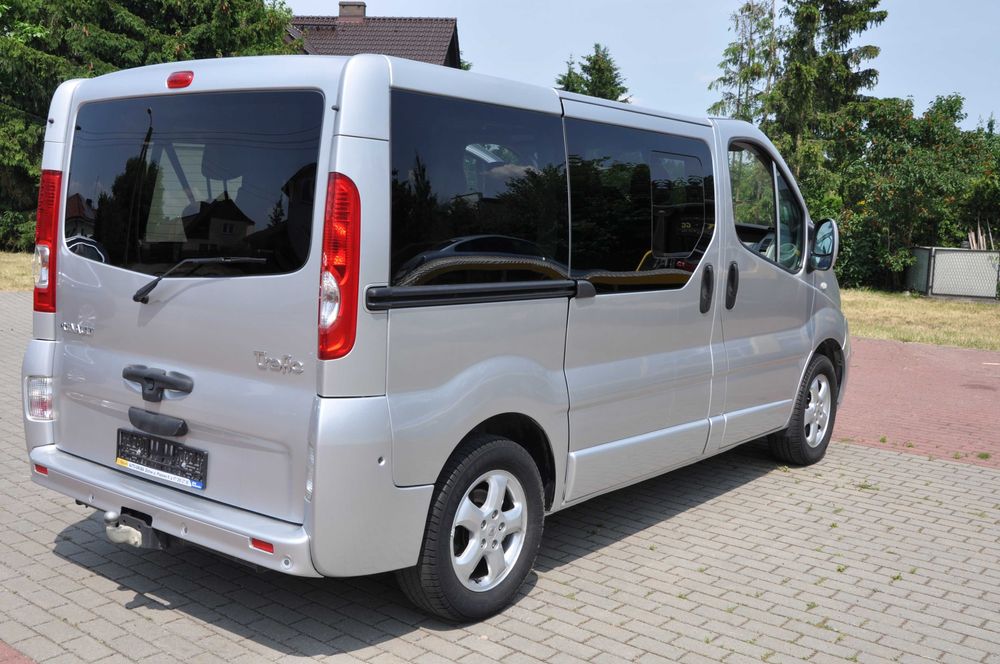 Wynajem/Wypożyczalnia busów - Renault Trafic
