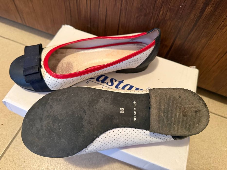 балетки з білої перфорованої шкіри