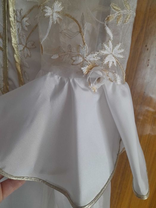 Продам плаття для дівчинки