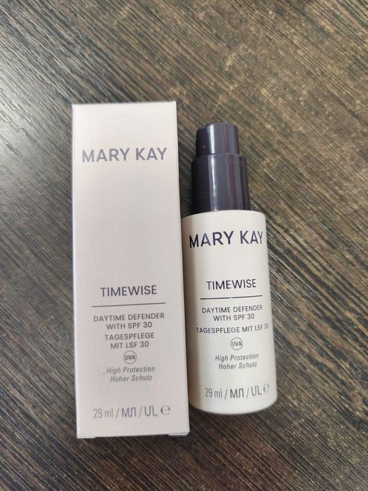 Mary Kay Nawilżające Serum na Dzień z filtrem SPF 30 TimeWise