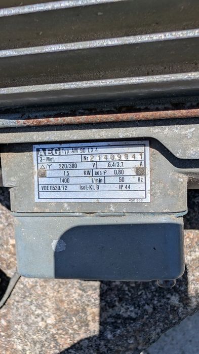 Motor elétrico trifásico AEG 2CV